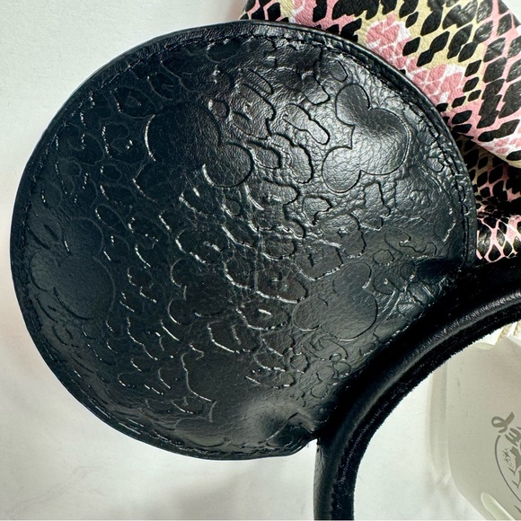 NWT. Disney Loungefly Minnie Ear Headband - Animal Print ears.  Loungefly ears - Picture 9 of 10